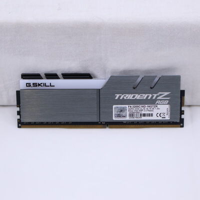 【通販センター】中古  PC4-25600 8GB デスクトップ用(DDR4-3200) 140727 