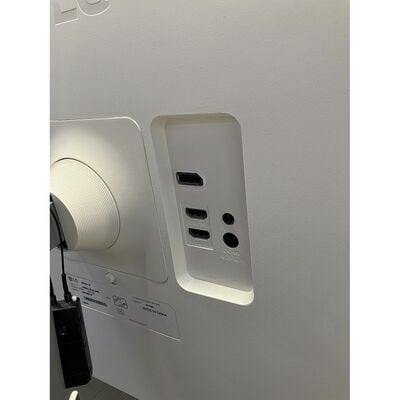 【座間相武台】中古  各社 32インチワイド液晶モニタ (4k 3840x2160) 128136