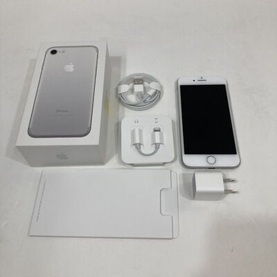 【神戸・三宮店】中古  【docomo】 iPhone7 4.7インチ 128GB (シルバー) MNCL2J/A 132393 