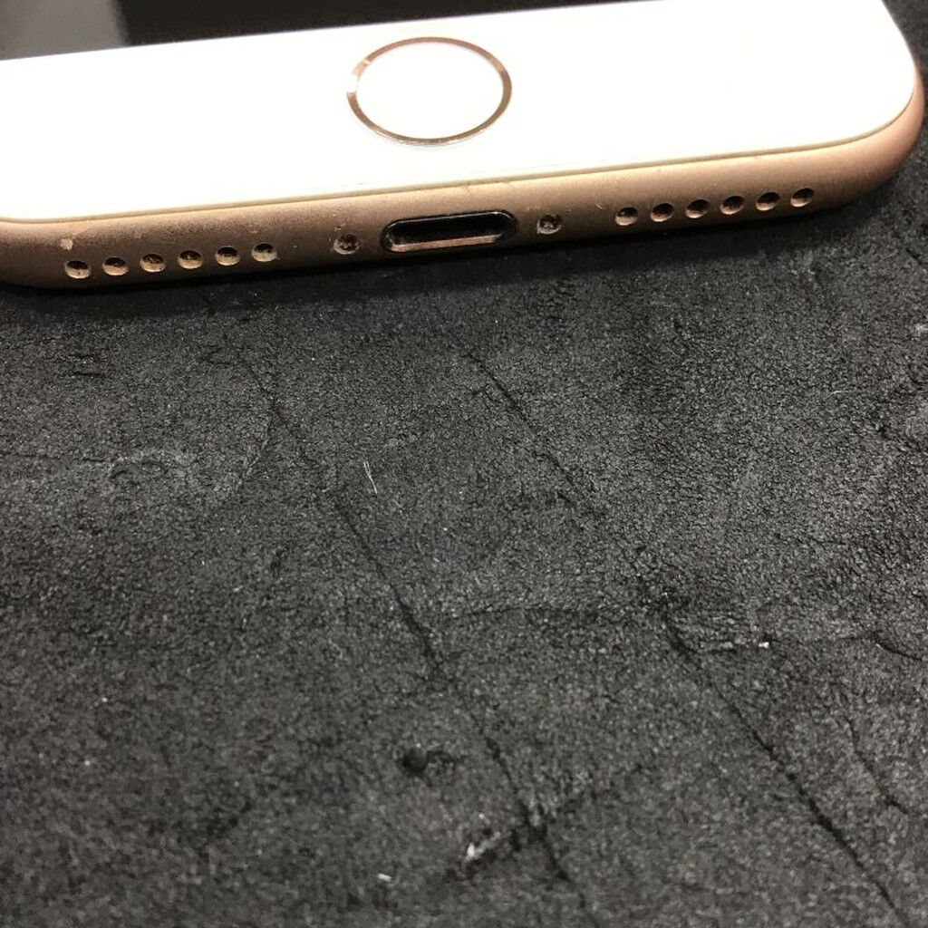 中古 【SIMロック解除済み】【au】 iPhone8 64GB (ゴールド