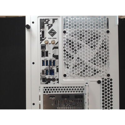 【前橋ｲﾝﾀｰｱｶﾏﾙ店】中古  自作PC(Ryzen 7 9800X3D/32GB/SSD512GB/RX9060XT 16GB/W11H) 4540002135 