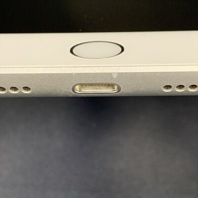 【横浜駅前店】中古  Apple iPad 10.2インチ (第8世代/2020) Wi-Fi 32GB シルバー MYLA2J/A 143619 