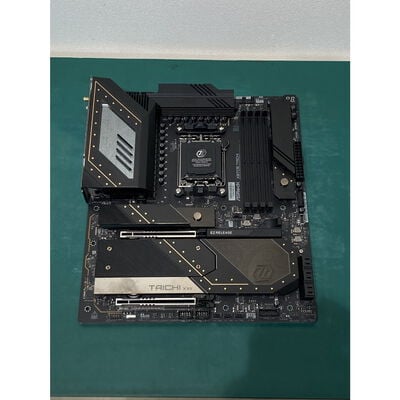 【浦添城間店(沖縄)】中古  ASRock X870E Taichi (X870E AM5 E-ATX DDR5) 172192 