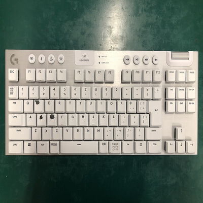 【浦添城間店(沖縄)】中古  ﾛｼﾞｸｰﾙ G913-TKL-TCWH (無線 RGB ｹﾞｰﾐﾝｸﾞｷｰﾎﾞｰﾄﾞ) 4920000588 