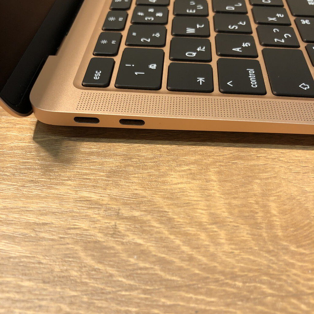 中古 Apple MacBook Air 13インチ (i3 1.1GHz/8GB/256GB) ゴールド
