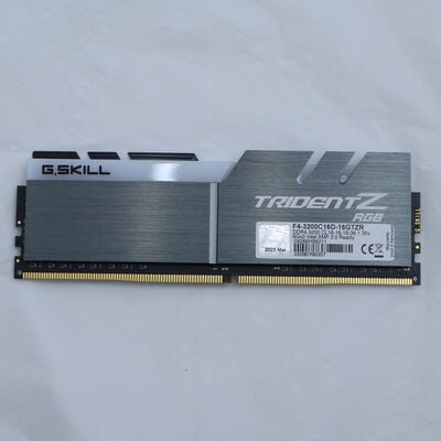 【通販センター】中古  PC4-25600 8GB デスクトップ用(DDR4-3200) 140727 