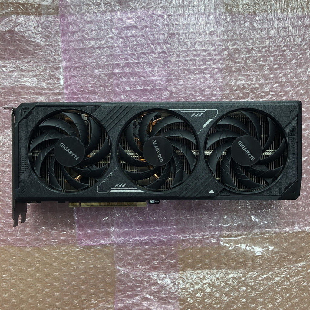 中古 GIGABYTE GV-N5070WF3OC-12GD (RTX5070 12GB) 188942 （352230