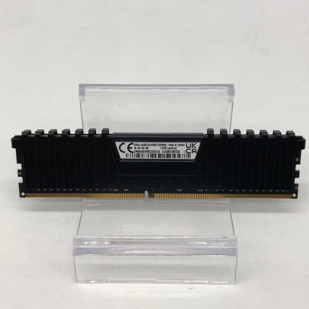 中古 Corsair CMK64GX4M2E3200C16 (DDR4 PC4-25600 32GB 1枚組