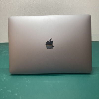 【浦添城間店(沖縄)】中古  Apple MacBook Air 13インチ 2020 (M1 8CPU 8GPU/8GB/512GB) スペースグレイ MGN73J/A 144576 