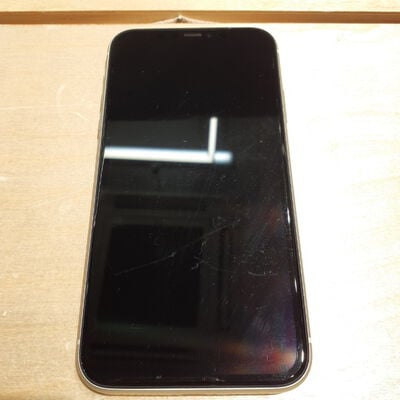 【鹿児島店】中古  【au】 Apple iPhone11 6.1インチ 128GB (ホワイト) MWM22J/A 140600 