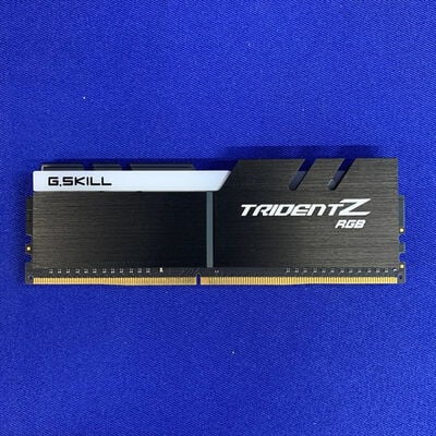 【横浜駅前店】中古  PC4-19200 8GB デスクトップ用 126163 
