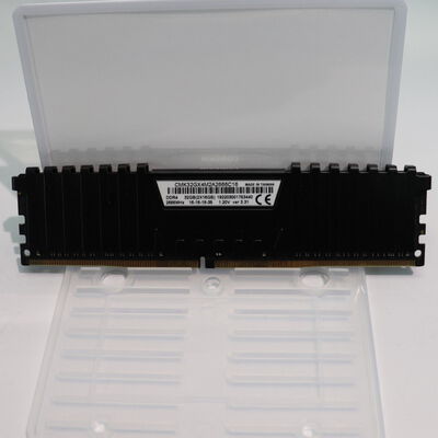 【札幌店】中古  PC4-21300 16GB デスクトップ用(DDR4-2666) 135638 