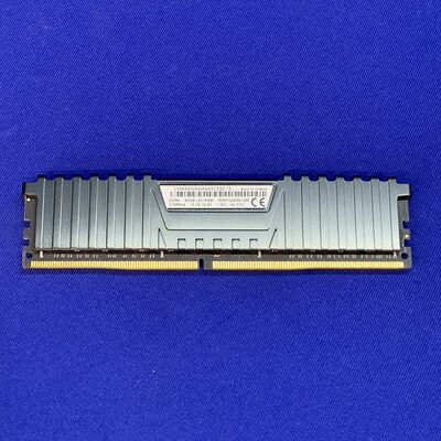 【横浜駅前店】中古  PC4-17000 16GB デスクトップ用(DDR4-2133) 135640 