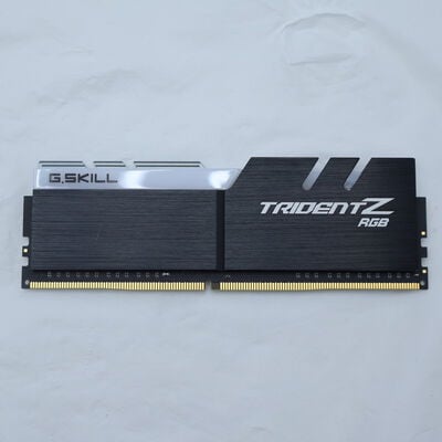 【通販センター】中古  PC4-25600 8GB デスクトップ用(DDR4-3200) 140727 
