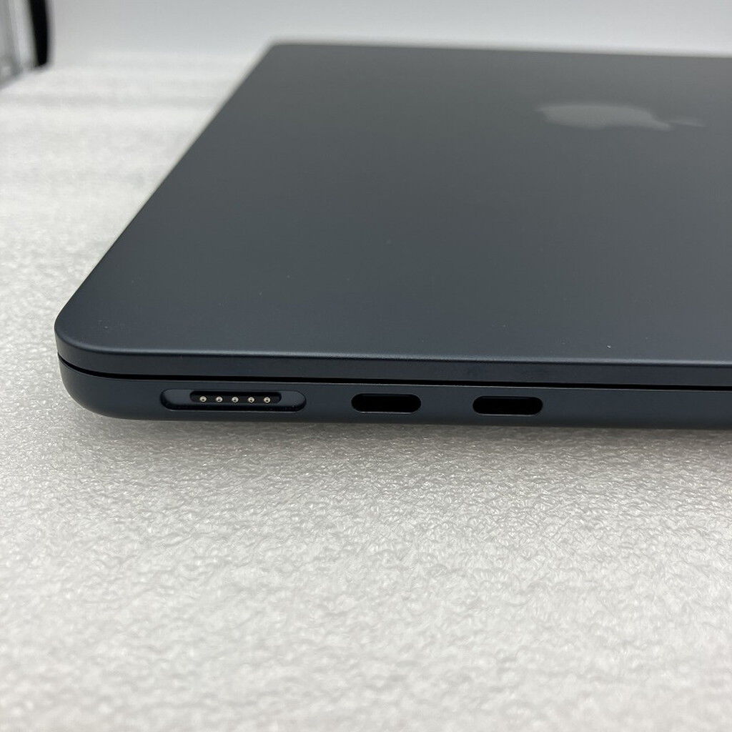 中古 Apple MacBook Air 13インチ 2022 (M2 8CPU 10GPU/16GB/1T