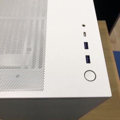 【甲府飯田店】中古  自作パソコン(Ryzen 7 9850X3D/32GB/SSD512GB/RX9070XT/W11H) 4720002767 