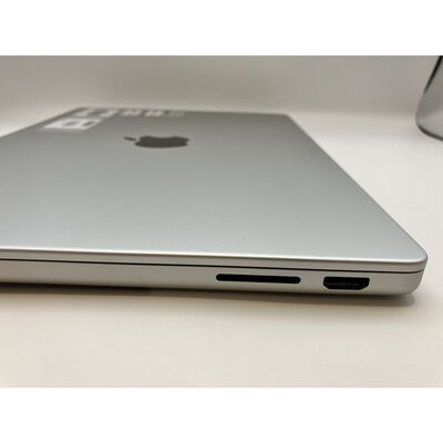 【佐賀南部バイパス店】中古  Apple MacBook Pro (M3 8CPU 10GPU/8GB/512GB) MR7J3J/A 3430006057 