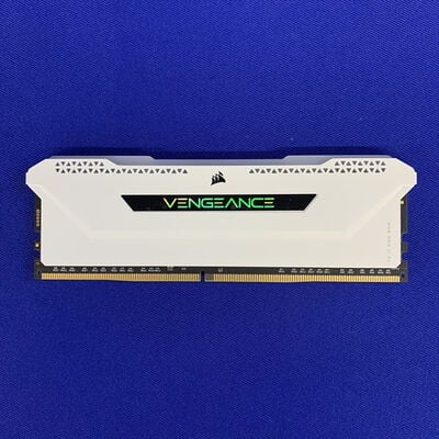 【横浜駅前店】中古  PC4-28800 16GB デスクトップ用(DDR4-3600) 140734 