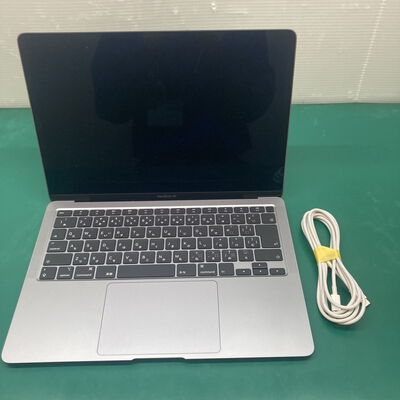 【浦添城間店(沖縄)】中古  Apple MacBook Air 13インチ (i3 1.1GHz/8GB/256GB) シルバー Touch ID True Tone Magic keyboard搭載モデル MWTK2J/A (Early 2020) 142311 
