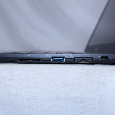 【通販センター】中古  【ジャンク品/保証無/返品質問不可】Fujitsu LIFEBOOK Uシリーズ U938/T FMVU17006(Intel Core i5 8350U/8GB/SSD512GB/なし/オンボード/13.3/1920x1080/Wi-Fi/OSなし) 185247 
