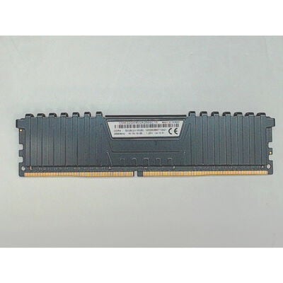 【前橋ｲﾝﾀｰｱｶﾏﾙ店】中古  Corsair CMK32GX4M2A2666C16(DDR4 PC4-21300 16GB) 4540001526 