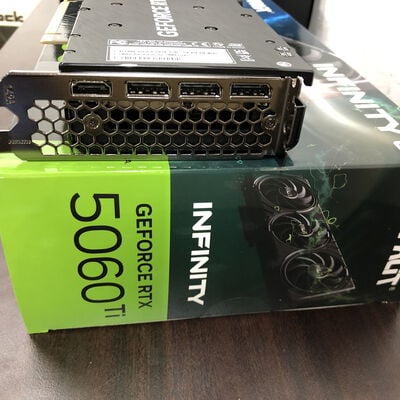 【福山ココローズ店】中古  Palit NE7506TS19T1-GB2061S(RTX5060Ti Infinity3 OC 16GB) 188952 
