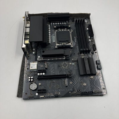 【なんば店】中古  ASRock B650 PG Lightning WiFi (B650 AM5 ATX DDR5) 3280022671 