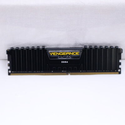 【通販センター】中古  PC4-21300 8GB デスクトップ用(DDR4-2666) 126165 
