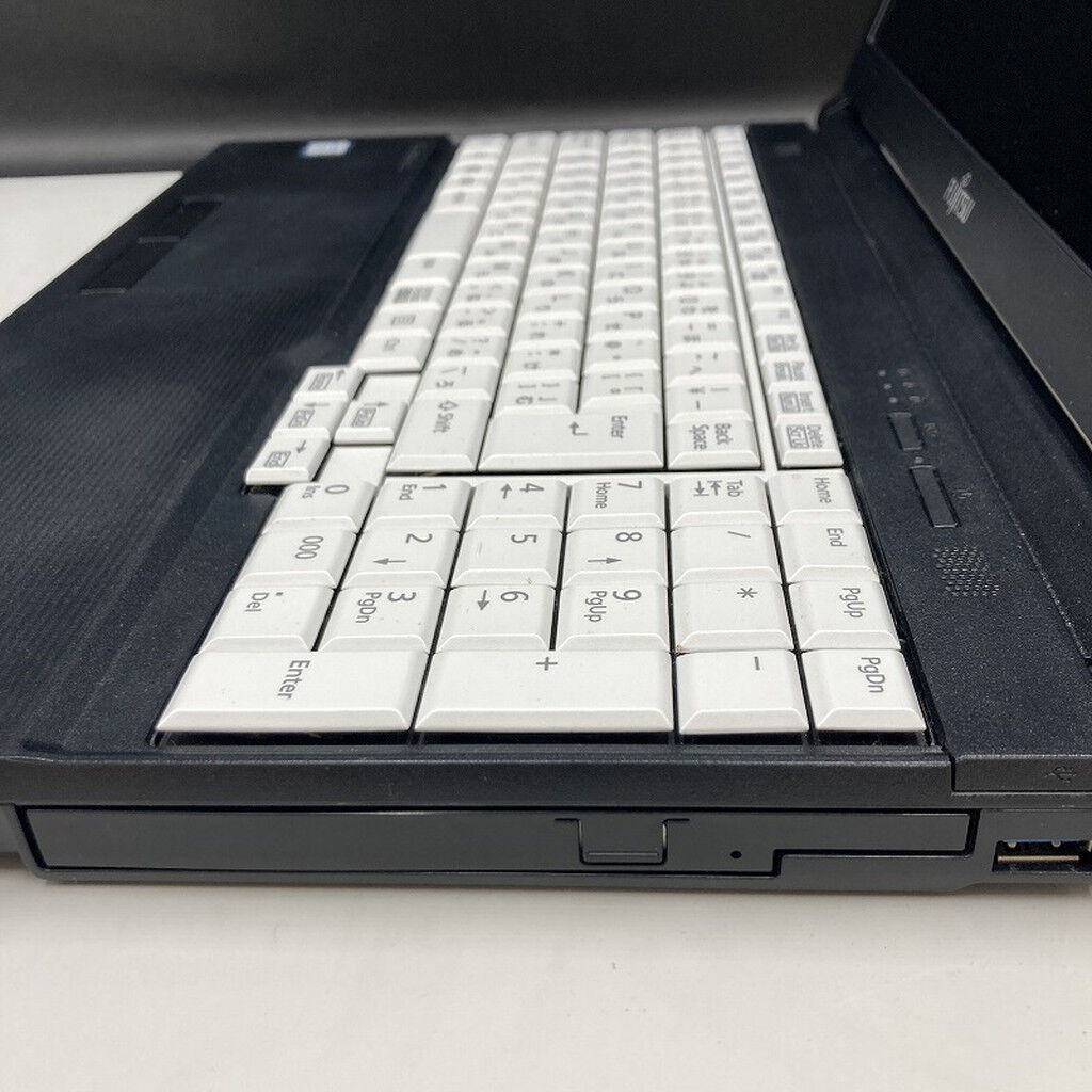 中古 富士通 LIFEBOOK A579/BX(i5-8265U/8GB/SSD256GB/W11P