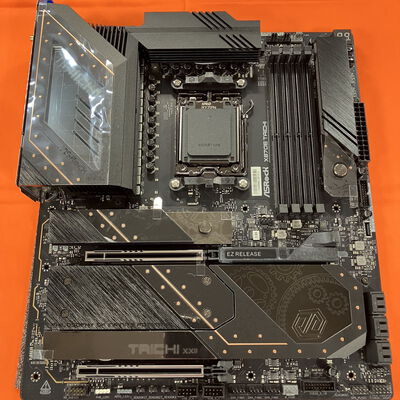 【なんば店】中古  ASRock X870E Taichi (X870E AM5 E-ATX DDR5) 172192 