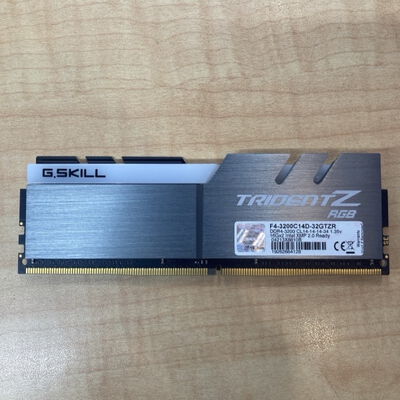 【千葉店】中古  G.SKILL F4-3200C14D-32GTZR (DDR4　PC4-25600　16GB) 3250006650 