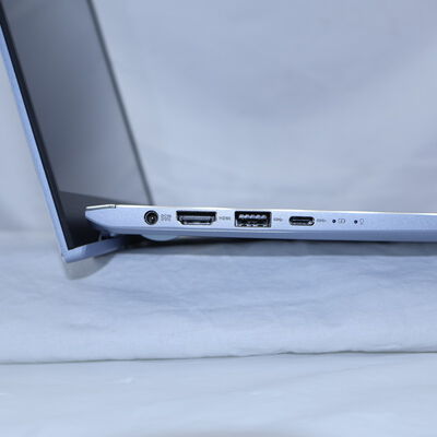 【通販センター】中古  ASUS ZenBook 14 UM431DA UM431DA-AM045T(AMD Ryzen 7 3700U with Radeon Vega Mobile Gfx/6GB DDR4 (PC4)/SSD512GB/なし/オンボード/14/1920x1080/Wi-Fi/W11H64 MAR) 201724 