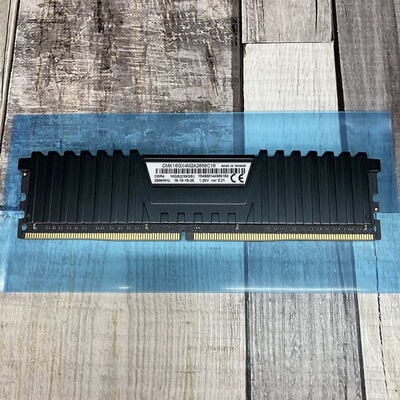 【広島店】中古  CORSAIR CMK16GX4M2A2666C16(PC4-21300 8GBx1) 3320005170 