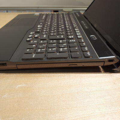 【鹿児島店】中古  FMV　A53C2BH(i7-8550U/8GB/SSD256GB/W11H) 4700001034 