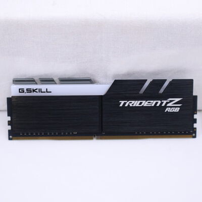 【通販センター】中古  PC4-25600 8GB デスクトップ用(DDR4-3200) 140727 
