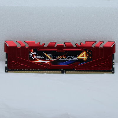 【通販センター】中古  PC4-21300 8GB デスクトップ用(DDR4-2666) 126165 