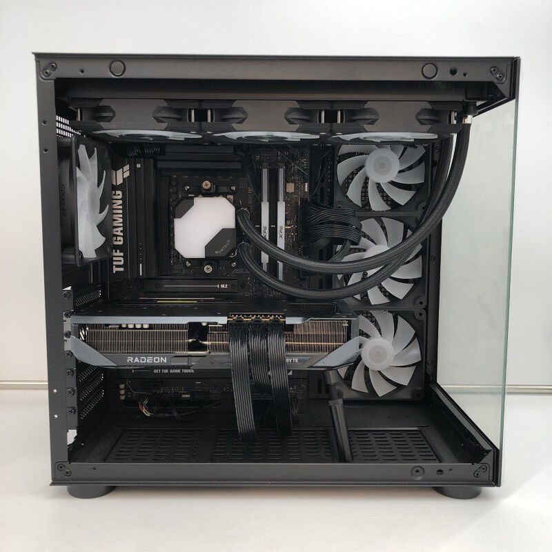 中古 自作ゲーミングデスクトップ(Ryzen 7 9800X3D/32GB/SSD512GB