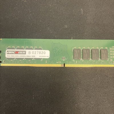 【大宮店】中古  PC4-19200 16GB デスクトップ用 135639 