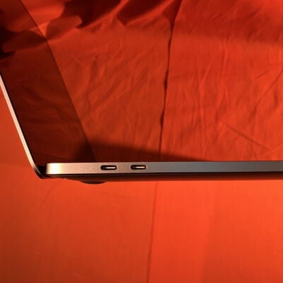 【なんば店】中古  Apple MacBook Pro 13インチ 2020 (M1 8CPU 8GPU/16GB/256GB) スペースグレイ 183516 