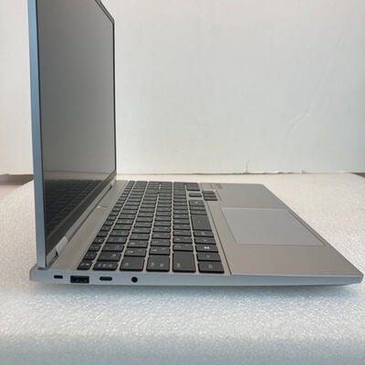 【京都店】中古  mouse B5A7A01SRAECW102DEC (Ryzen 7 8845HS/32GB/SSD1TB/なし/オンボード/15.3/2560x1600/W11H) 3180006998 