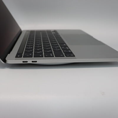 【札幌店】中古  Apple MacBook Pro 13インチ 2020 (M1 8CPU 8GPU/8GB/256GB) シルバー MYDA2J/A 144580 