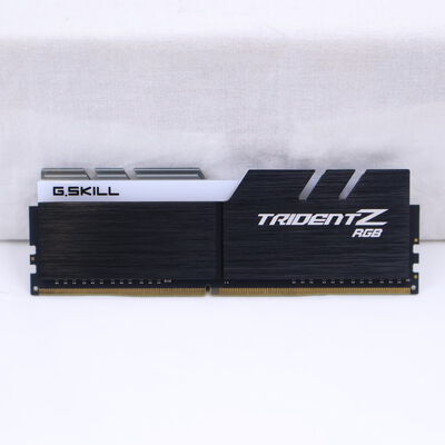 【通販センター】中古  PC4-25600 8GB デスクトップ用(DDR4-3200) 140727 