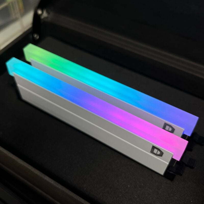 ドスパラセレクト D4D3200-16G2A1-RGB-WH (DDR4 PC4-25600 16GB 2枚組