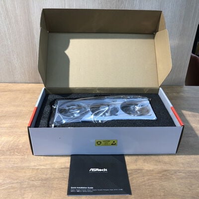 【姫路店】中古  ASRock RX9060XT SL 16GO(RX9060XT Steel Legend 16G) 179896 