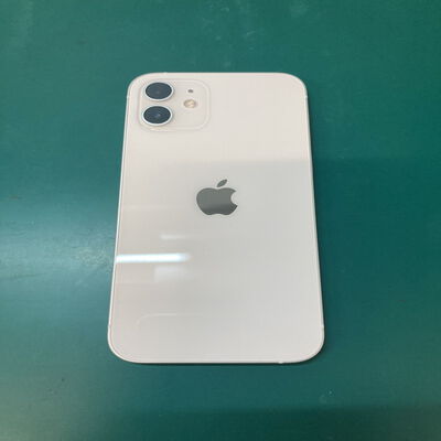 【浦添城間店(沖縄)】中古  【SIMロック解除済み】【docomo】Apple iPhone12 6.1インチ 128GB (ホワイト) MGHV3J/A 155528 