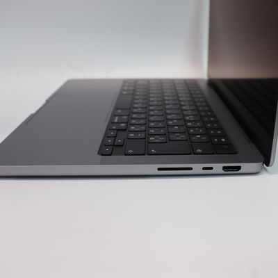 【札幌店】中古  Apple MacBook Pro (14 2.5GHz 512GB) MKGP3J/A 4680001753 
