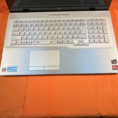 【なんば店】中古  富士通 FMVWF3NB7G (R7 5700U/16Gb/SSD256GB/BD-RE/WLAN/17.3FHD/W11H) 3280021418 