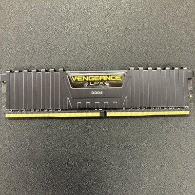 【熊本浜線店】中古  PC4-21300 8GB デスクトップ用(DDR4-2666) 126165 