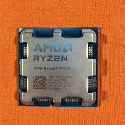 【なんば店】中古  AMD Ryzen 7 9700X (AM5/3.8GHz/40M/C8/T16/65W) 169022 