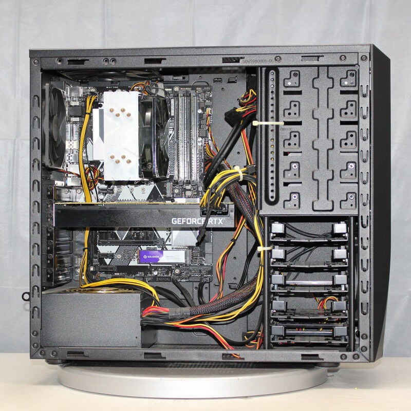 中古 THIRDWAVE GALLERIA KT(Intel Core i7 9700K/16GB/SSD512GB